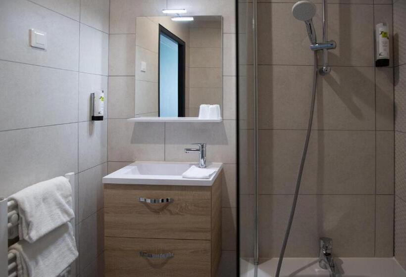 חדר סופריור נוף לגינה, Restaurant Le Sainte Mere