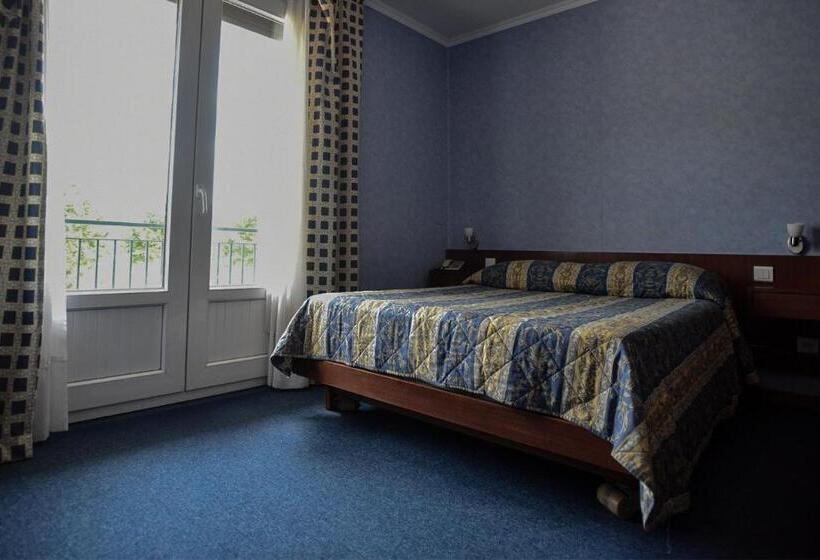 Номер Стандарт, Le Santa Maria