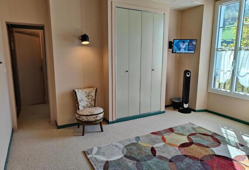 סוויטה דלוקס, Les Rochers