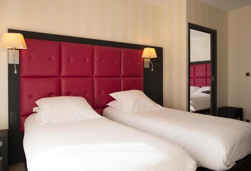 家庭间, Logis Hôtel Saint Guirec Et De La Plage