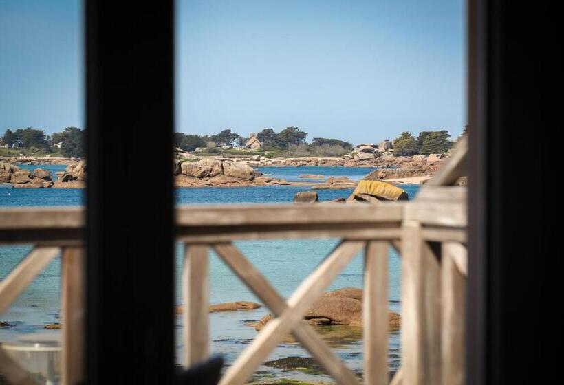 Номер Стандарт Вид на Море с Балконом, Logis Hôtel Saint Guirec Et De La Plage