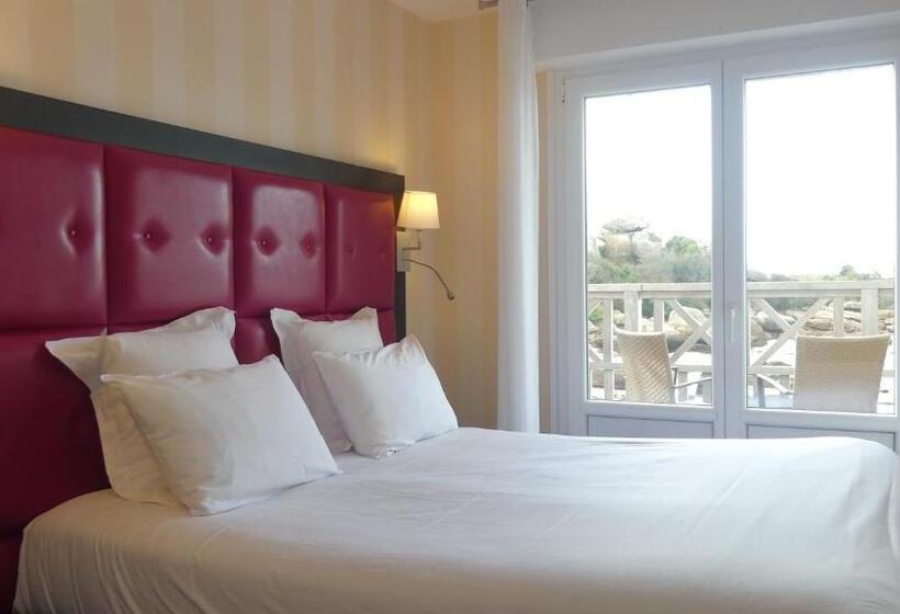 Номер Стандарт Вид на Море с Балконом, Logis Hôtel Saint Guirec Et De La Plage