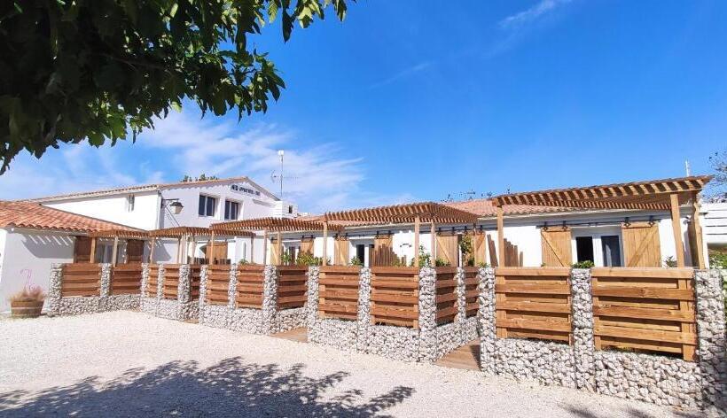 带1个卧室的带阳台的公寓, Logis Le Nid Du Pont De Gau