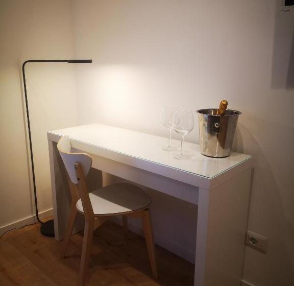 غرفة قياسية مزوَّدة بتراس, Armisi B&b