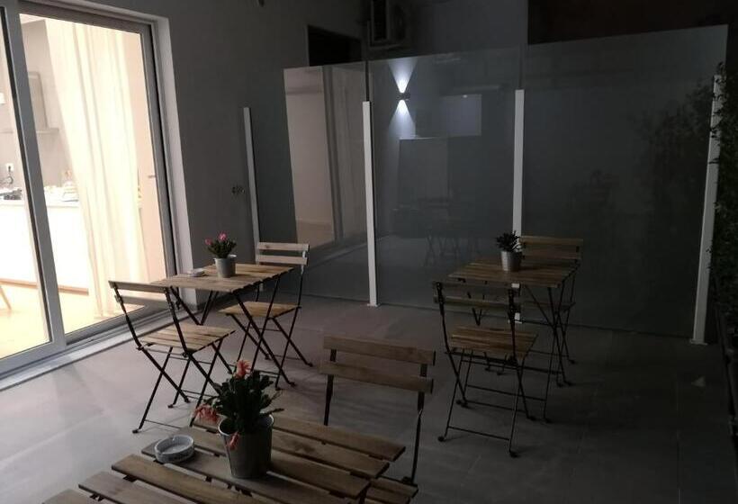 غرفة قياسية مزوَّدة بتراس, Armisi B&b