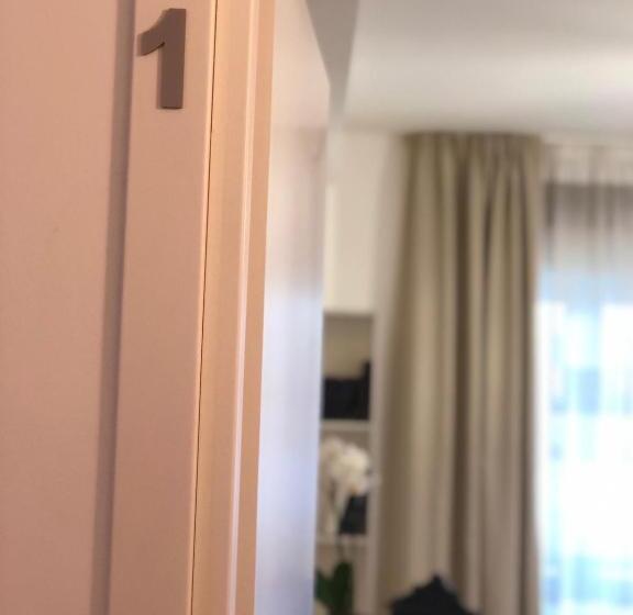 Номер Deluxe с Балконом, B&b La Melagrana