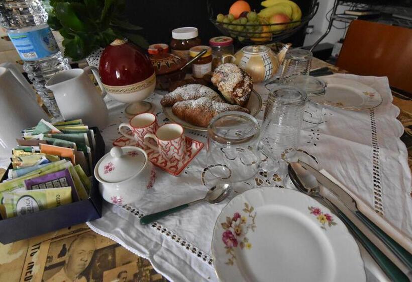 חדר סטנדרט חדר אמבטיה משותף, A Casa Dell'artista Viki