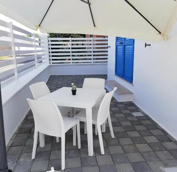اتاق لوکس سه تخته, Coast To Coast Salento Sea Rooms
