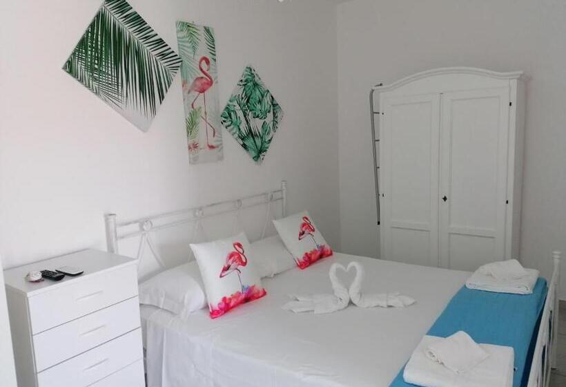 استودیو خانوادگی, Coast To Coast Salento Sea Rooms