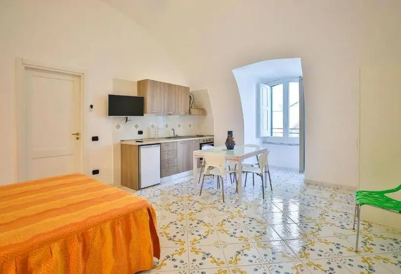 Deluxe-huone, Della Monica Rooms