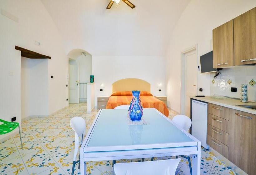 غرفة ديلوكس, Della Monica Rooms