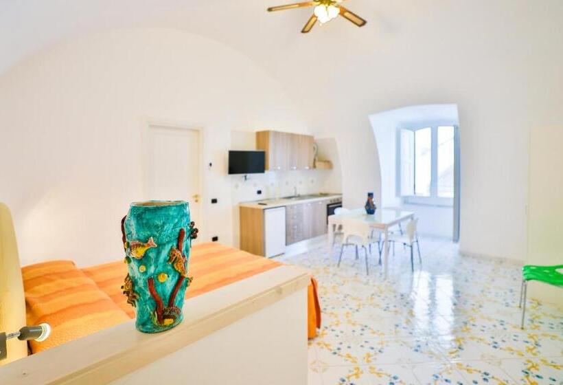 غرفة ديلوكس, Della Monica Rooms