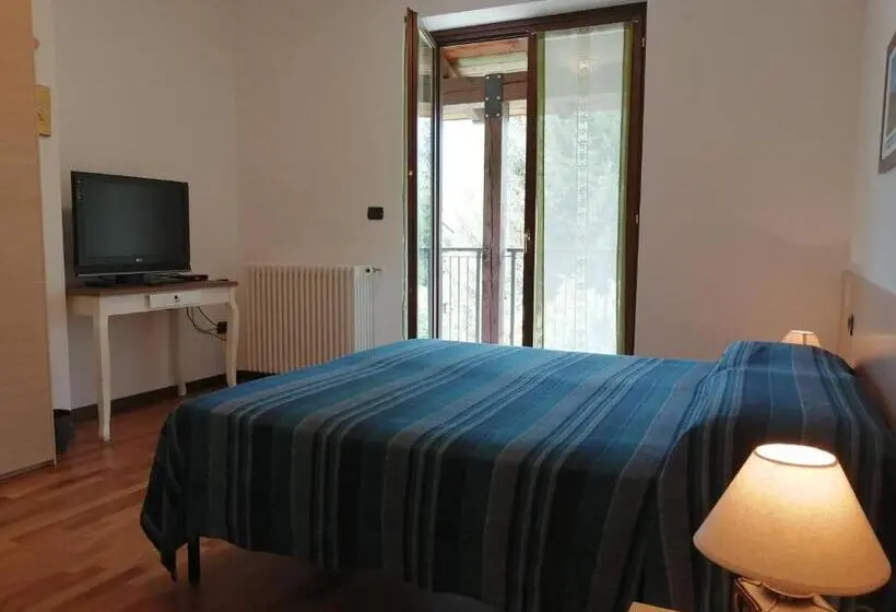 バスルーム共有のトリプルスタンダード, B&b Carunei