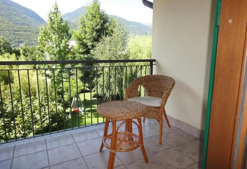 バスルーム共有のトリプルスタンダード, B&b Carunei