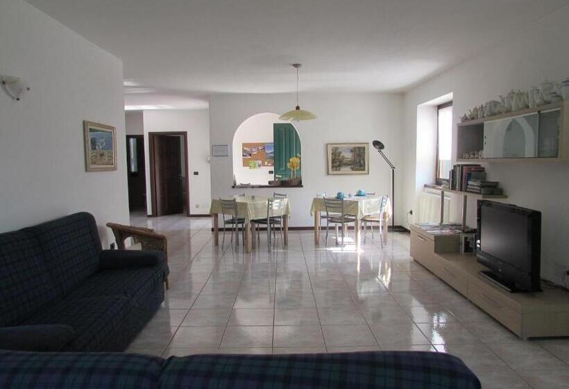 غرفة عائلية حمام مشترك, B&b Carunei