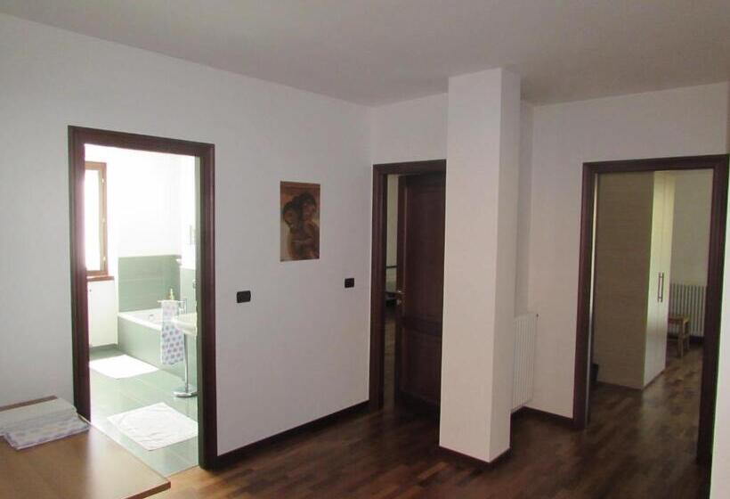 Семейный Номер Совместный Санузел, B&b Carunei