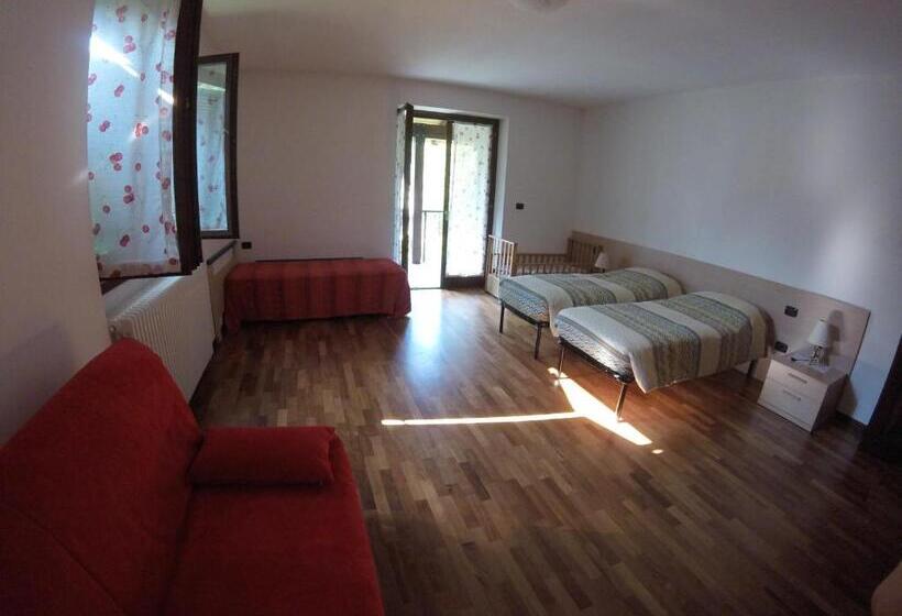 غرفة عائلية حمام مشترك, B&b Carunei