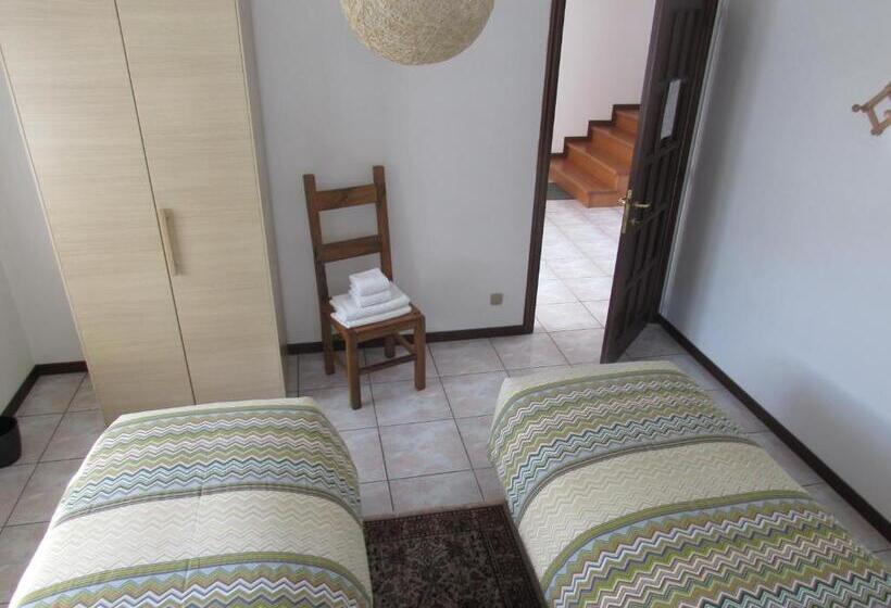 غرفة قياسية مع حمام خارجي, B&b Carunei