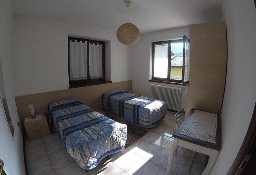 غرفة قياسية مع حمام خارجي, B&b Carunei