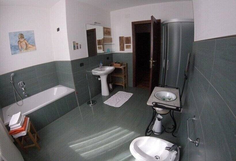 Семейный Номер Совместный Санузел, B&b Carunei