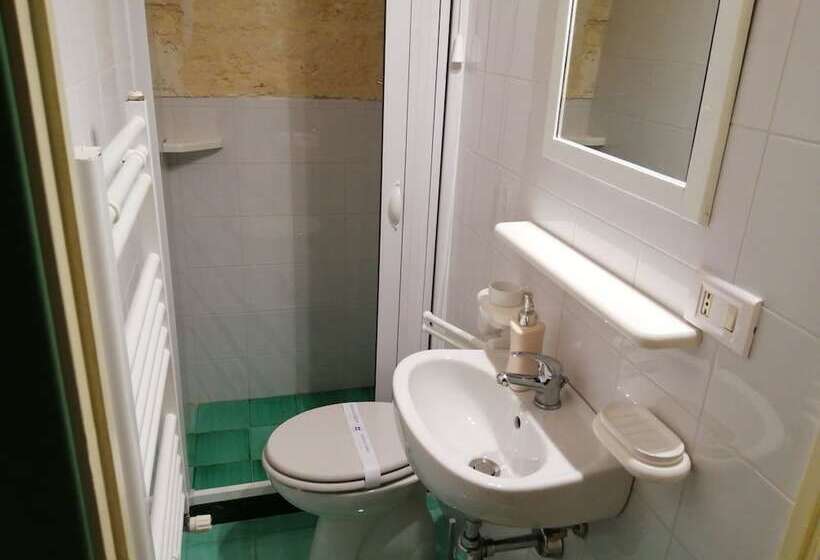 חדר משפחתי, B&b Desiderato