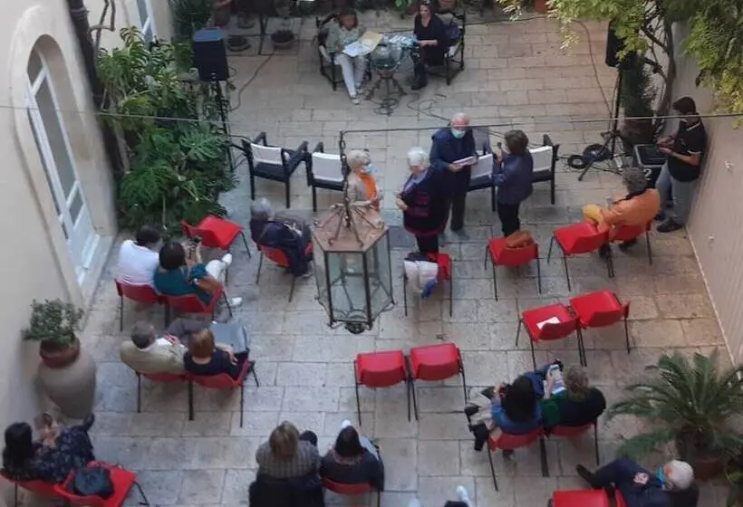シティビューのデラックスルーム, Palazzo Degli Antoci