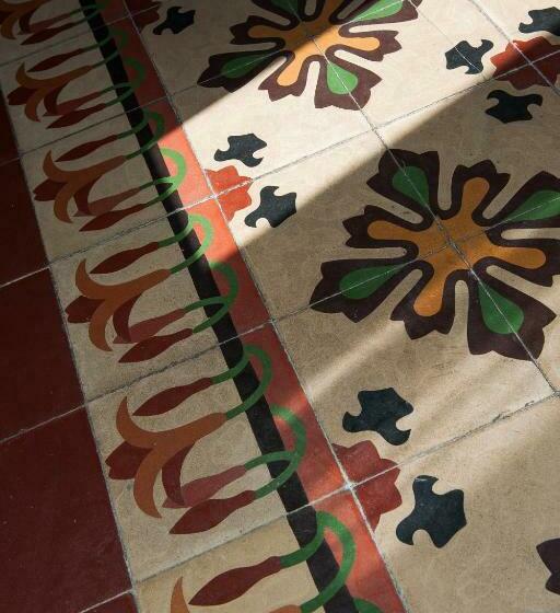 חדר סטנדרט לשלושה, Umberto 33