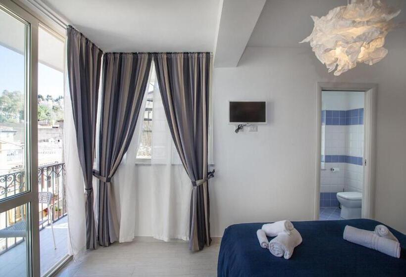 غرفة قياسية مزوَّدة بتراس, Casa Don Micio