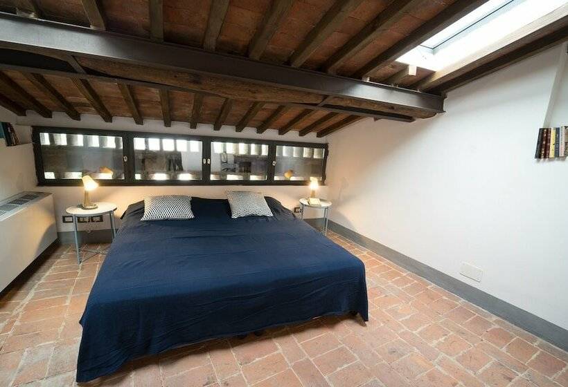 חדר פנטהאוז, La Fabbrica