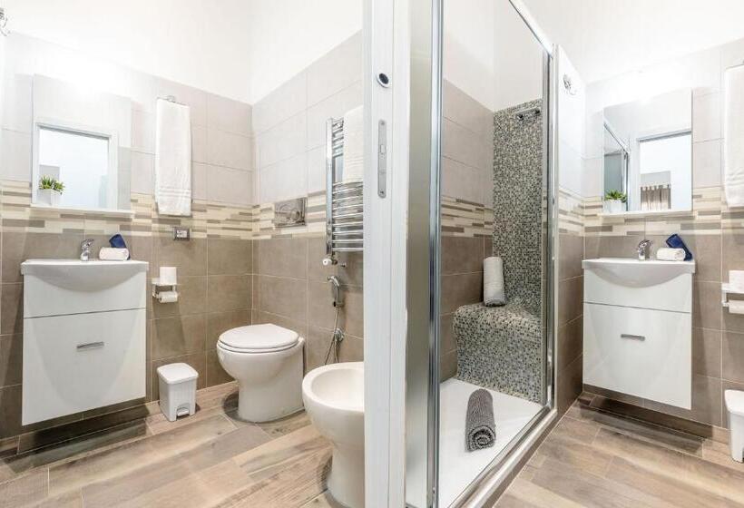 Háromágyas Deluxe Szoba, Scirocco Rooms