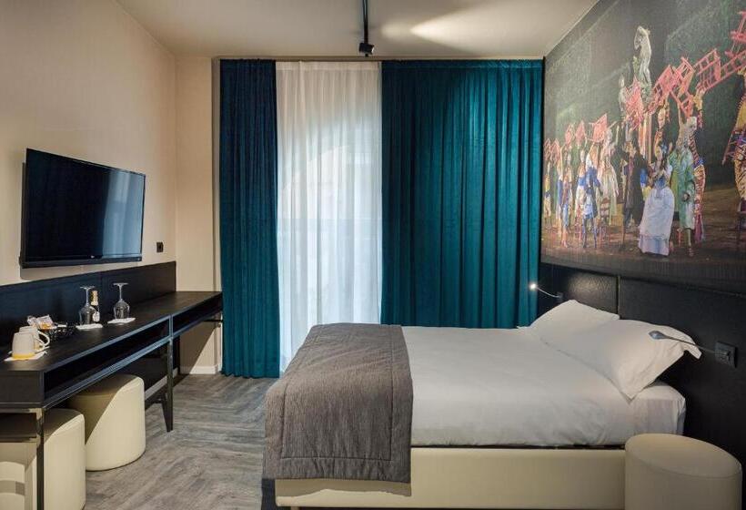 اتاق لوکس, Theatrum Rooms And Suite