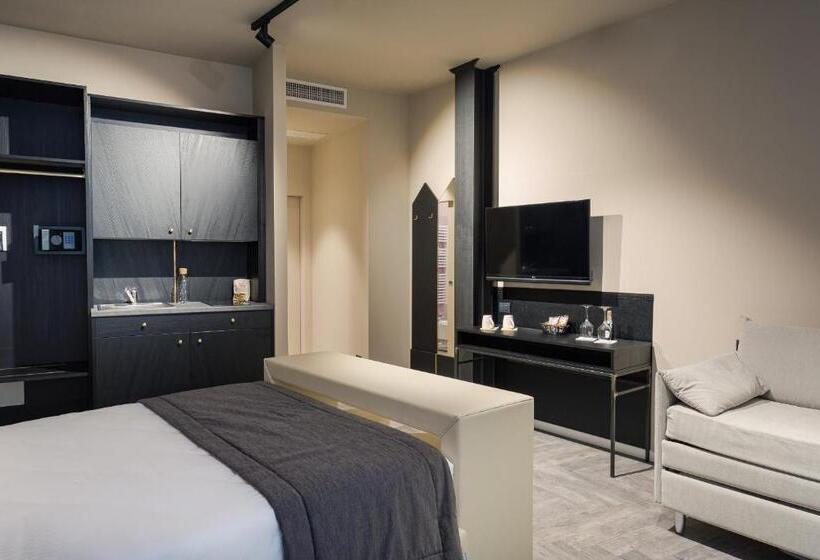 اتاق لوکس, Theatrum Rooms And Suite