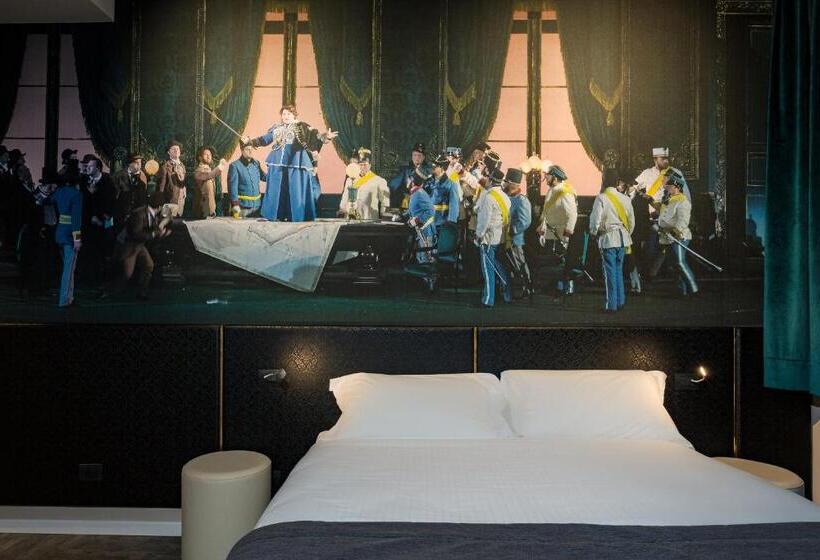 اتاق اکونومی, Theatrum Rooms And Suite