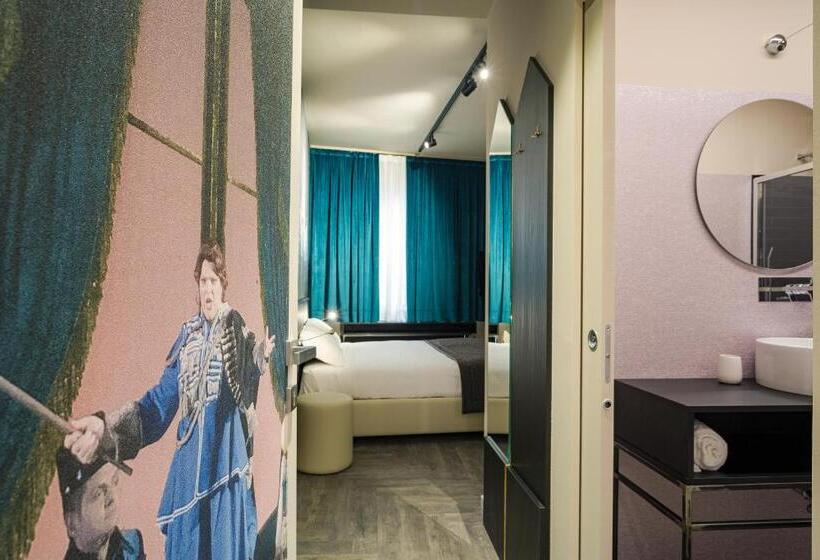 اتاق اکونومی, Theatrum Rooms And Suite