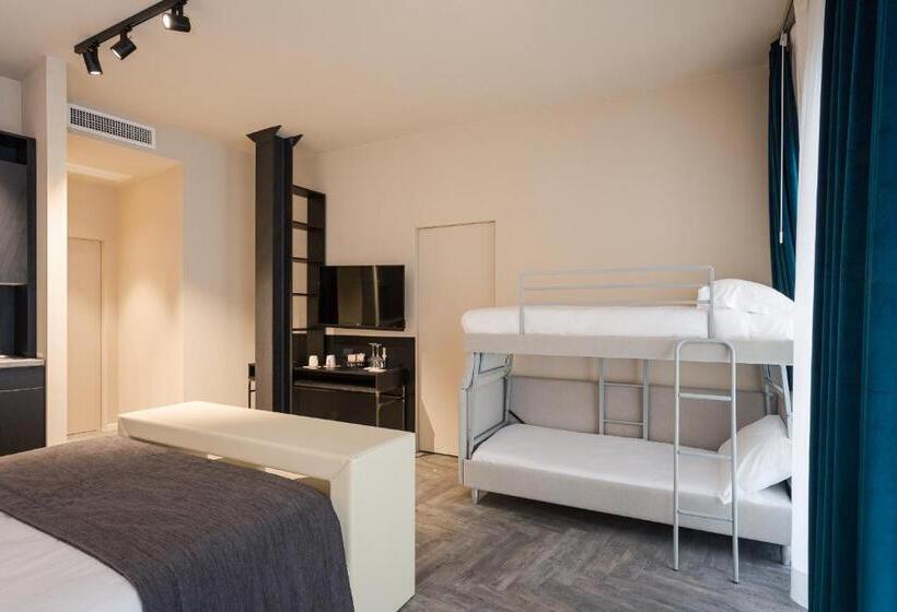 اتاق لوکس, Theatrum Rooms And Suite