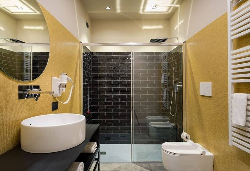 اتاق لوکس, Theatrum Rooms And Suite