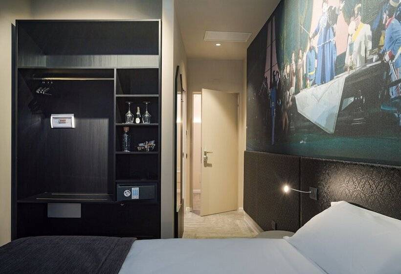 اتاق اکونومی, Theatrum Rooms And Suite