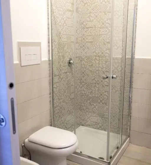 اتاق استاندارد سه تخته با بالکن, B&b Eli