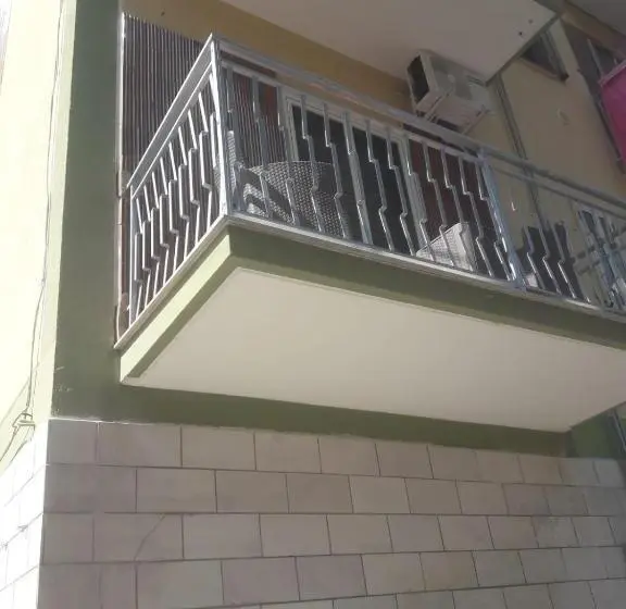 اتاق استاندارد سه تخته با بالکن, B&b Eli