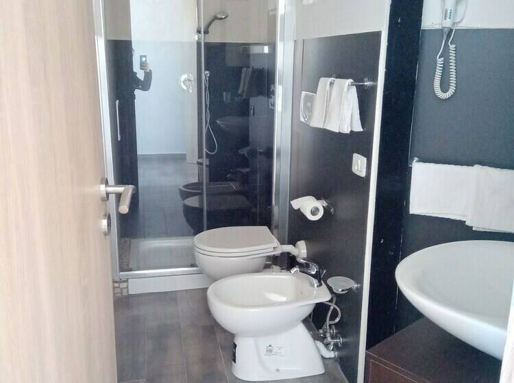 غرفة قياسية رباعية, Biancopineta B&b