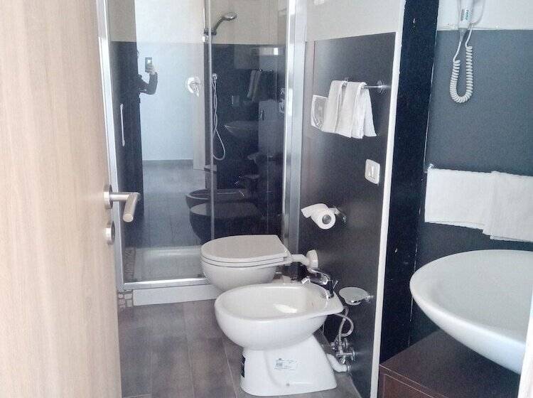 غرفة قياسية رباعية, Biancopineta B&b