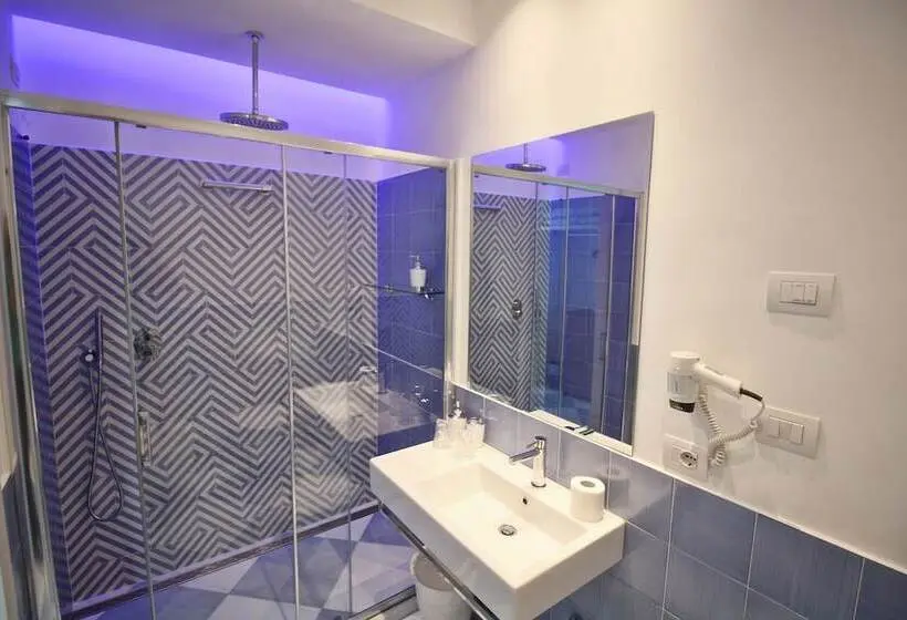 اتاق استاندارد سه نفره, Maison Tonina