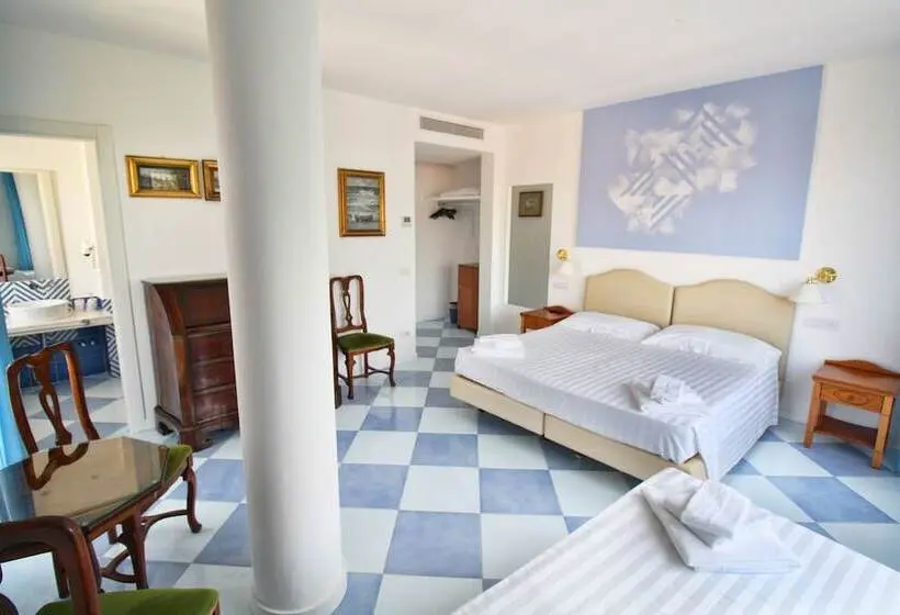 اتاق استاندارد سه نفره, Maison Tonina