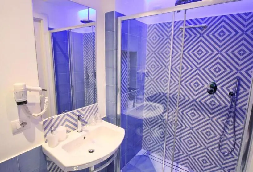 اتاق استاندارد با بالکن, Maison Tonina