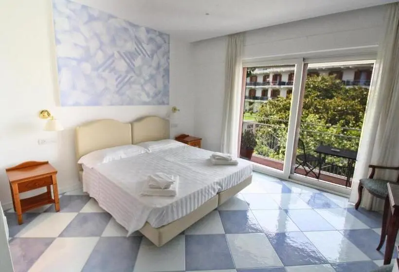 اتاق استاندارد با بالکن, Maison Tonina