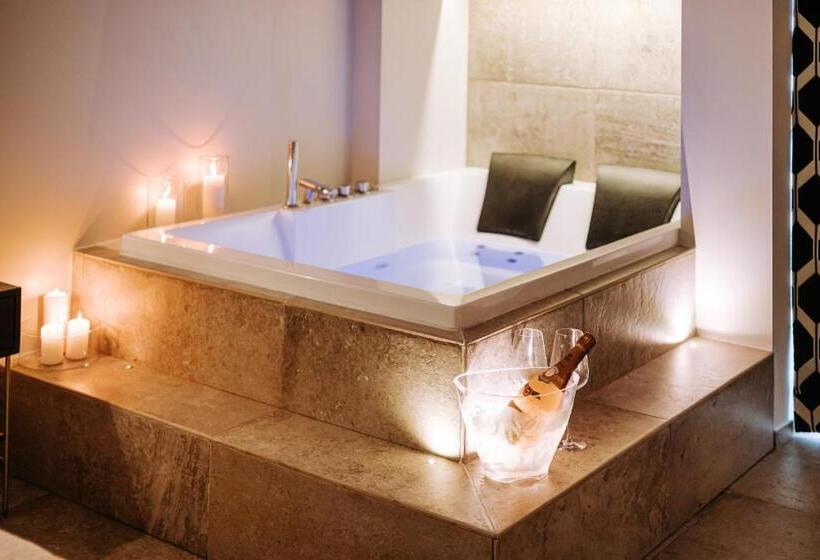 Люкс Кровать Кинг, Suite1212  Pirrelli