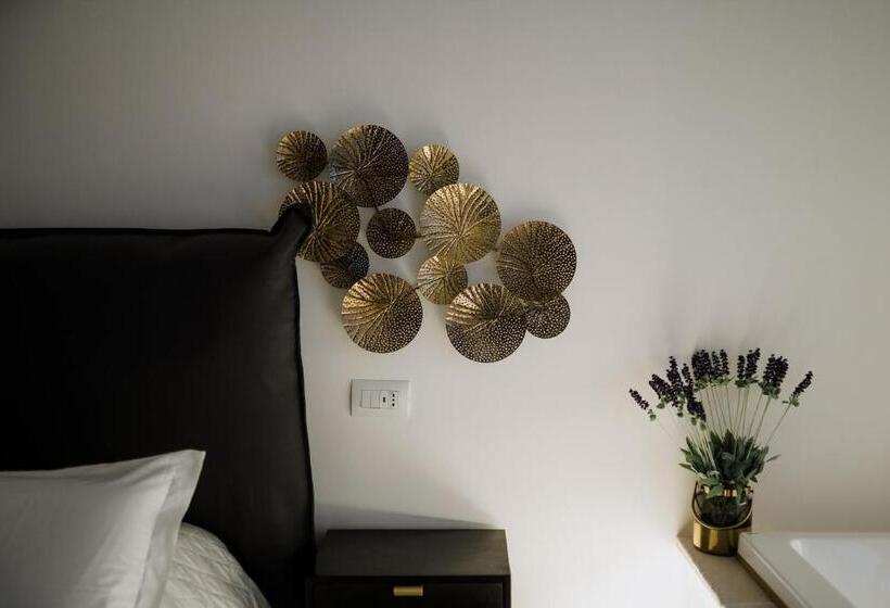 מיטת קינג בסוויטה, Suite1212  Pirrelli