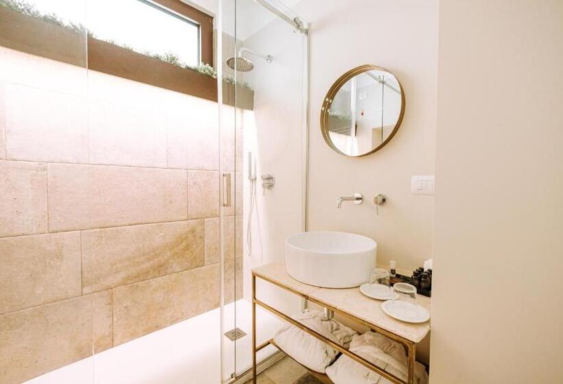 מיטת קינג בסוויטה, Suite1212  Pirrelli