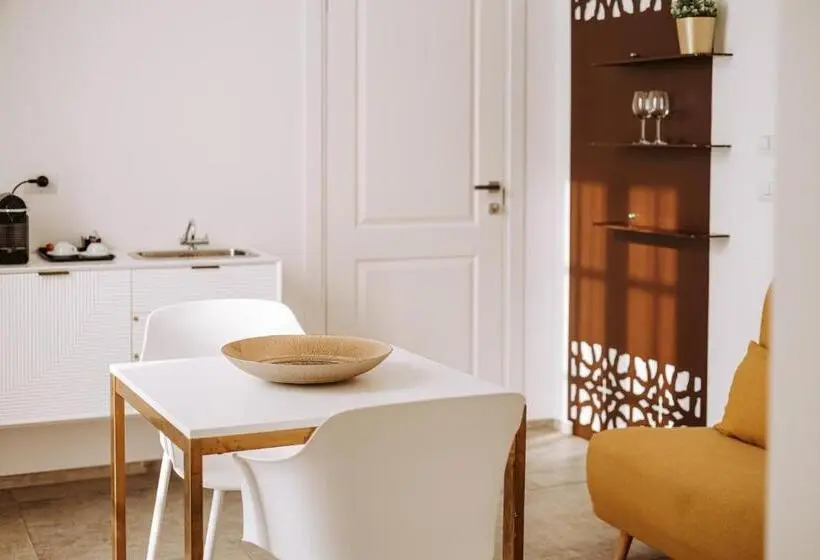 مجموعه ویستا شهر, Suite1212  Pirrelli