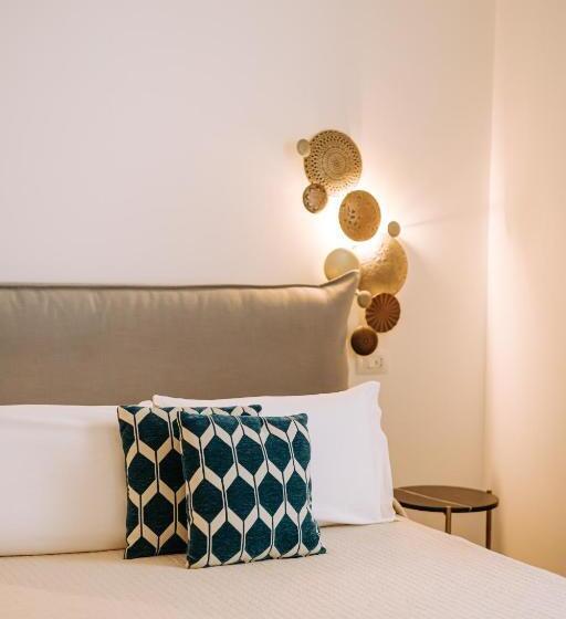 מיטת קינג בסוויטה, Suite1212  Pirrelli